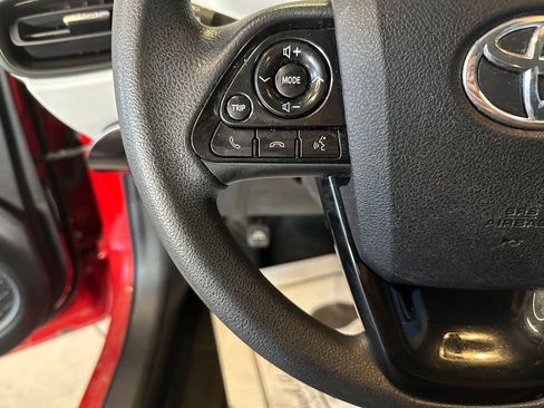 Used 2022 Toyota Prius LE FWD image 11