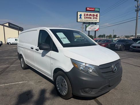Used 2020 Mercedes-Benz Metris image 4