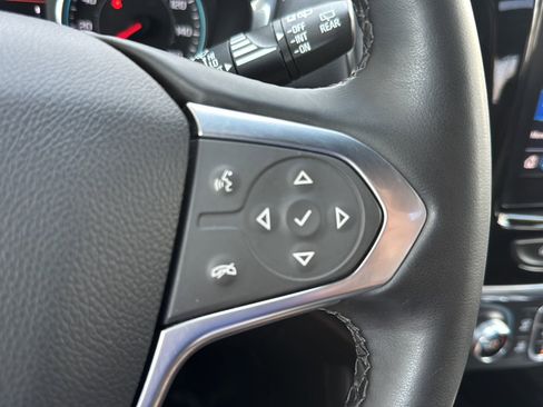 Used 2023 Chevrolet Traverse RS AWD/4WD image 37
