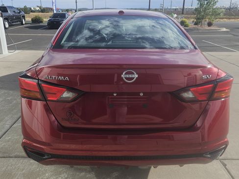 Used 2024 Nissan Altima 2.5 SV FWD image 5