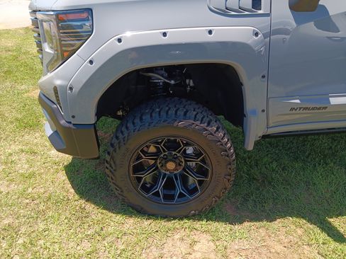 Used 2025 GMC Sierra 1500 AT4 w/ AT4 Premium Package AWD/4WD image 2