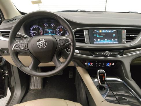 Used 2018 Buick Enclave Premium w/ Experience Buick Package FWD image 22
