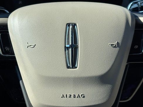 Used 2020 Lincoln Corsair Reserve w/ Equipment Group 202A image 18