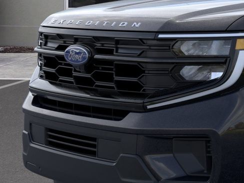New 2026 Ford Expedition Active image 17