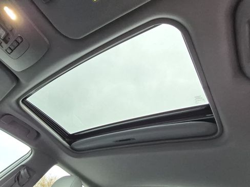 Used 2021 Toyota Avalon XLE w/ Moonroof Package FWD image 10