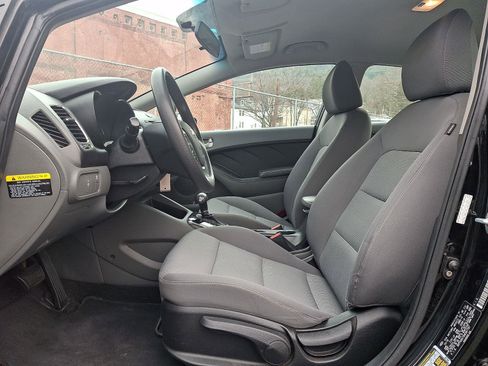 Used 2017 Kia Forte LX image 14