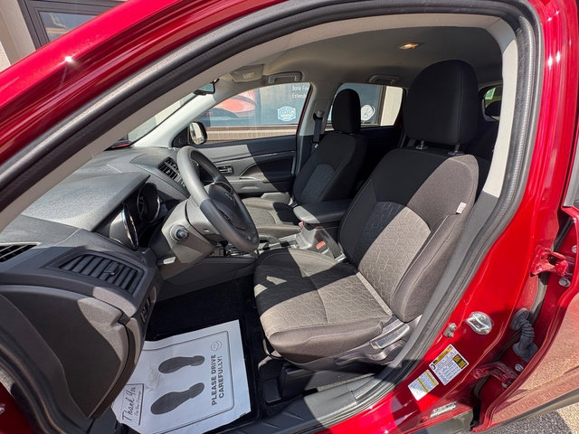 Used 2025 Mitsubishi Outlander Sport ES AWD/4WD image 11