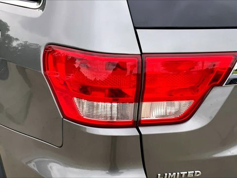 Used 2013 Jeep Grand Cherokee Limited RWD image 28