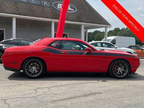 Used 2015 Dodge Challenger SRT image 8