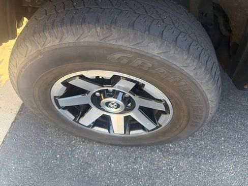 Used 2023 Toyota Tacoma SR w/ SR Convenience Package RWD image 9