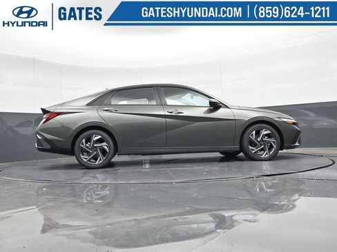 Used 2025 Hyundai Elantra Sport image 33