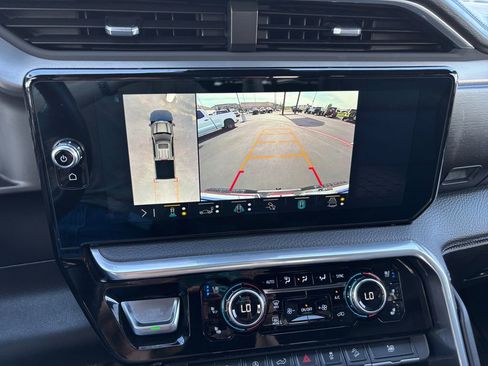 Used 2023 GMC Sierra 1500 Denali w/ Technology Package AWD/4WD image 17