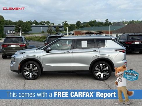 Used 2025 Mitsubishi Outlander SE AWD/4WD image 2