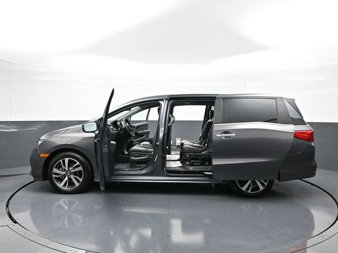 Certified 2024 Honda Odyssey Touring image 44