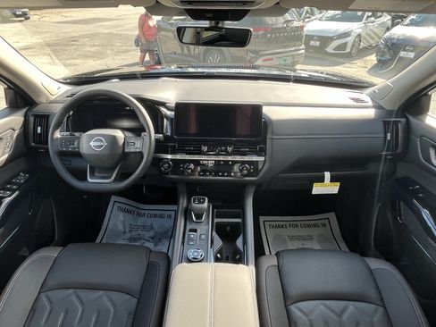 New 2026 Nissan Pathfinder Platinum AWD/4WD image 22