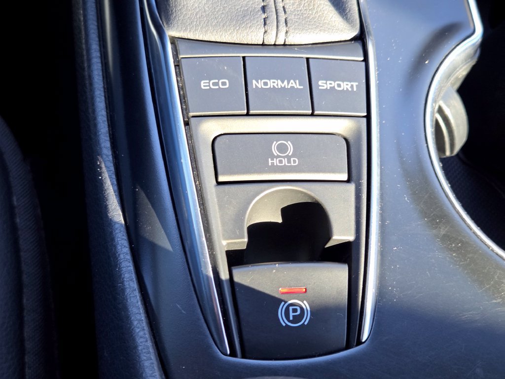 Used 2020 Toyota Camry XSE w/ Driver Assist Package FWD image 11