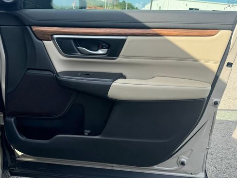 Used 2019 Honda CR-V Touring image 21