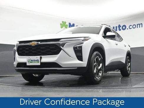 Used 2025 Chevrolet Trax LT w/ Driver Confidence Package FWD image 8