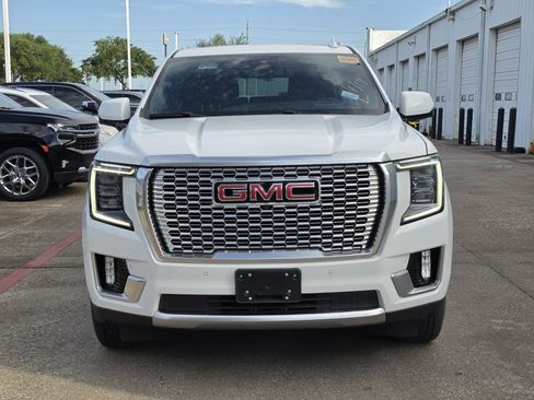 Used 2024 GMC Yukon XL Denali AWD/4WD image 12