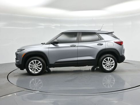 Used 2024 Chevrolet TrailBlazer LS image 28