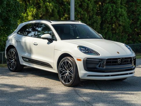 New 2026 Porsche Macan image 9