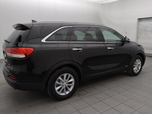 Used 2018 Kia Sorento AWD image 10