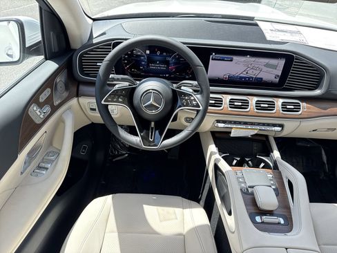 New 2026 Mercedes-Benz GLS 450 4MATIC image 19