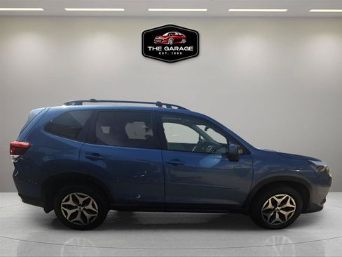 Used 2022 Subaru Forester Premium AWD/4WD image 6