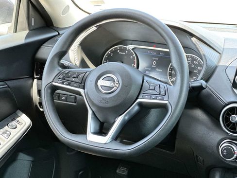 Used 2025 Nissan Sentra SV FWD image 27