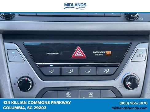 Used 2017 Hyundai Elantra SE FWD image 25