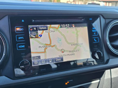 Used 2015 Toyota Tacoma 4x4 Double Cab w/ TRD Sport Package image 16