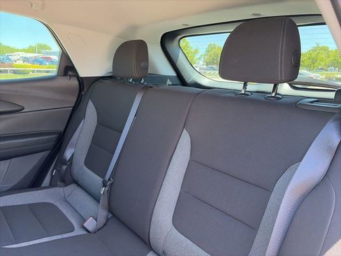 Used 2021 Chevrolet TrailBlazer LS w/ LPO, Blackout Package FWD image 39