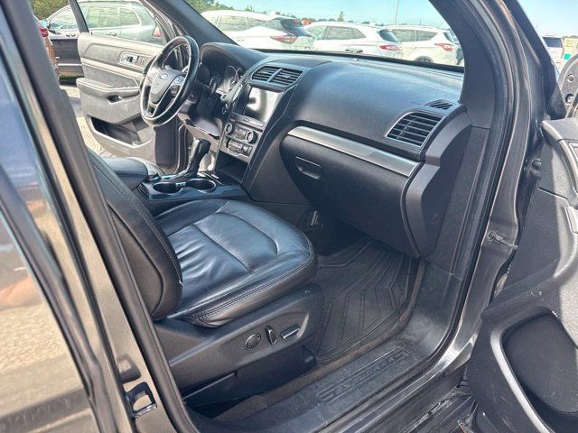 Used 2018 Ford Explorer XLT w/ Equipment Group 202A AWD/4WD image 24