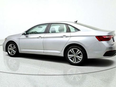 Used 2024 Volkswagen Jetta SE FWD image 7
