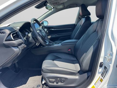 Used 2024 Toyota Camry SE FWD image 10