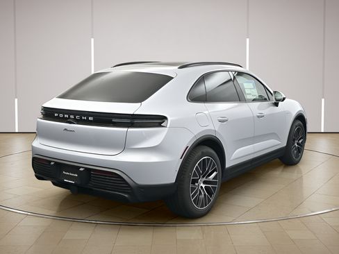 New 2026 Porsche Macan Electric RWD image 26