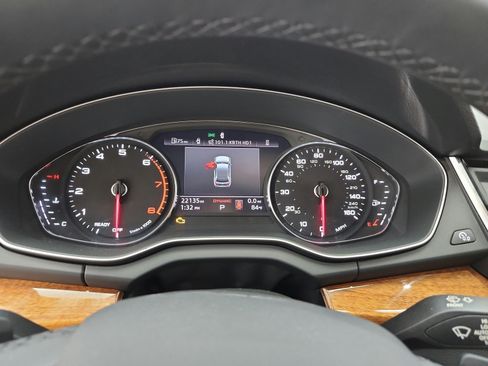 Used 2023 Audi Q5 2.0T Premium w/ Convenience Package AWD/4WD image 11
