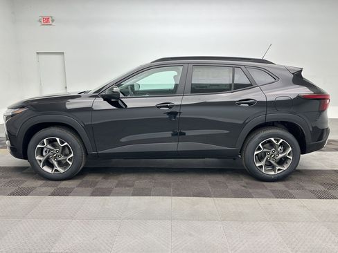 New 2026 Chevrolet Trax LT image 2