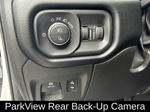 Used 2019 RAM 1500 Big Horn AWD/4WD image 34
