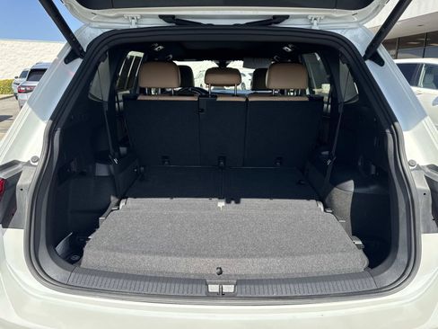 Certified 2024 Volkswagen Tiguan SE R-Line FWD image 30