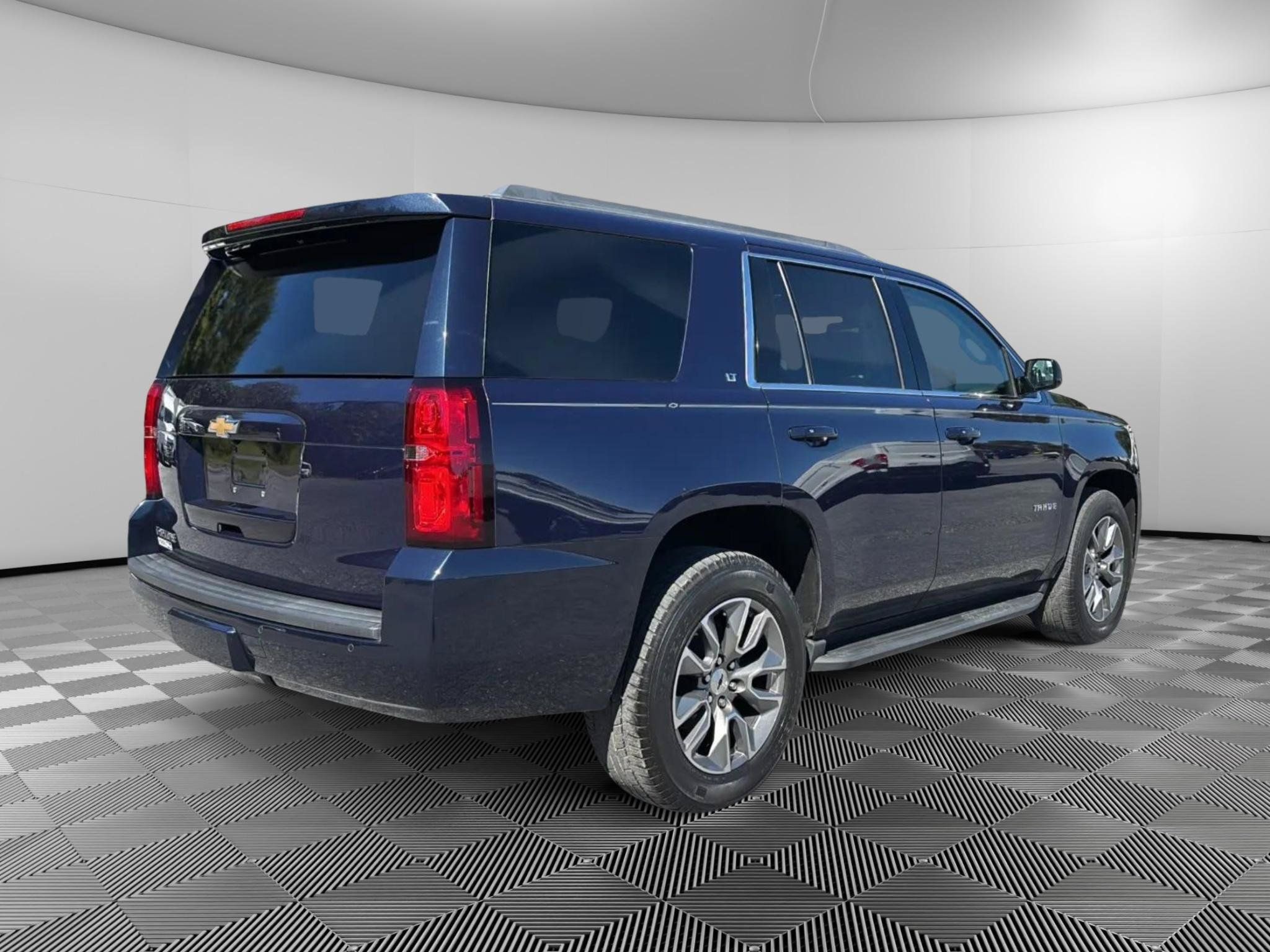 Used 2017 Chevrolet Tahoe LT AWD/4WD image 4