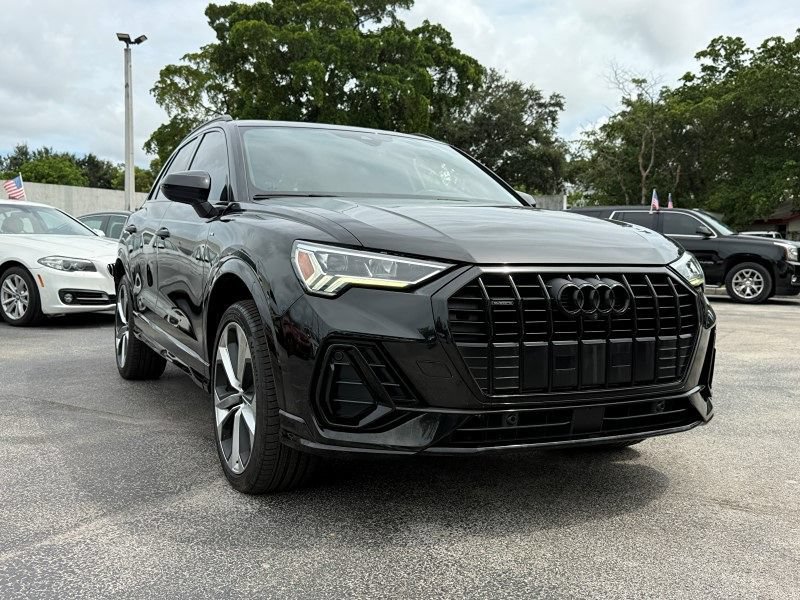 Used 2022 Audi Q3 2.0T Premium Plus w/ Premium Plus Package AWD/4WD image 3