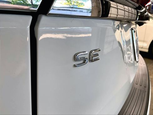 Used 2024 Volkswagen Atlas SE image 11