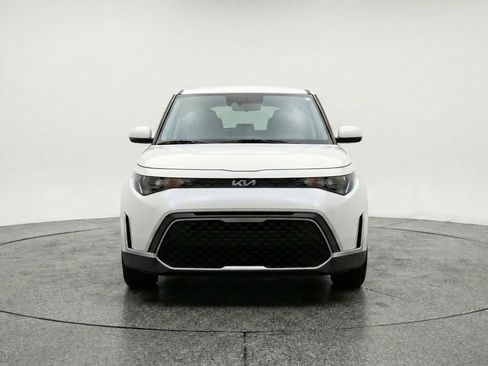 Used 2025 Kia Soul LX w/ LX Technology Package FWD image 2