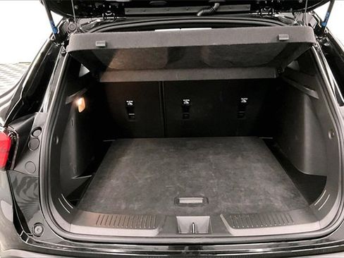 Used 2025 Chevrolet Trax RS w/ Driver Confidence Package image 35