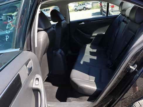 Used 2017 Volkswagen Jetta SEL FWD image 7
