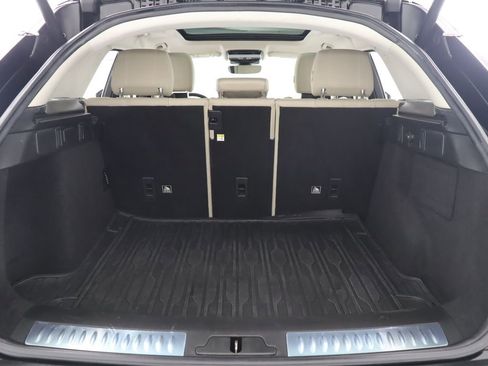 Used 2018 Land Rover Range Rover Velar S AWD/4WD image 37