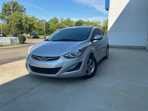 Used 2015 Hyundai Elantra SE FWD image 3