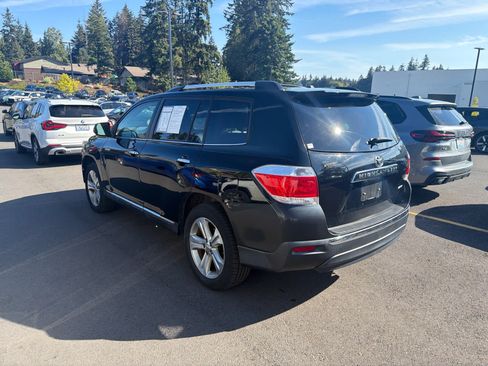 Used 2013 Toyota Highlander Limited AWD/4WD image 3