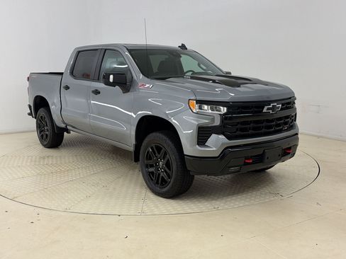 Used 2025 Chevrolet Silverado 1500 LT Trail Boss w/ LT Trail Boss Premium Package AWD/4WD image 7